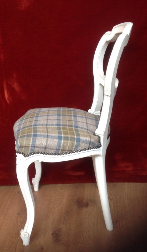 PAIR OF PAINTED FRENCH SIDE CHAIRS - ADDITIONAL PHOTO 3