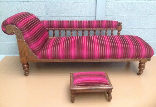 ANTIQUE OAK CHAISE LOUNGE AND STOOL - ADDITIONAL PHOTO 3