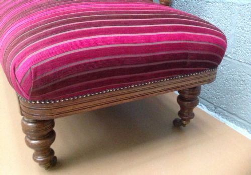 ANTIQUE OAK CHAISE LOUNGE AND STOOL - ADDITIONAL PHOTO 5