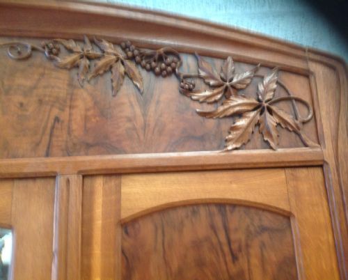 LARGE OAK FRENCH ARTS AND CRAFTS ARMOIRE - ADDITIONAL PHOTO 7