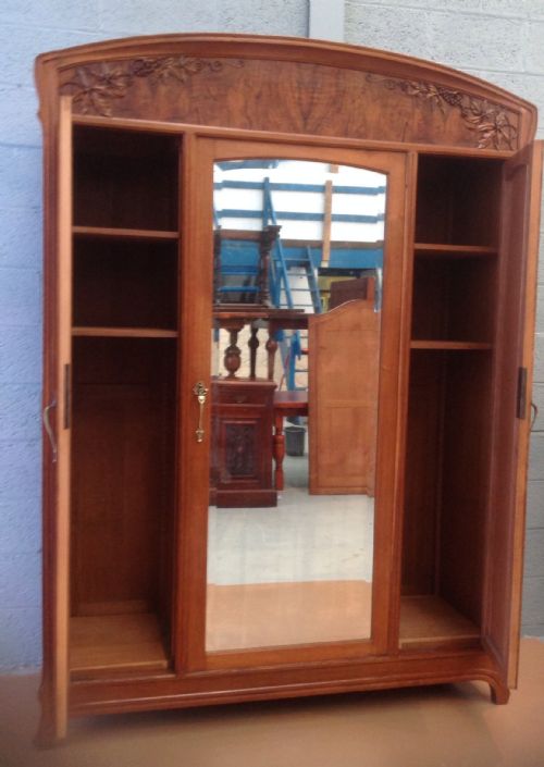 LARGE OAK FRENCH ARTS AND CRAFTS ARMOIRE - ADDITIONAL PHOTO 10