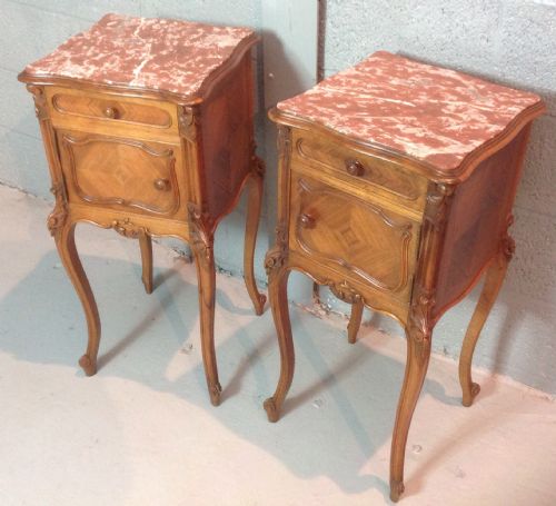 WALNUT PAIR OF FRENCH BEDSIDE CABINETS - ADDITIONAL PHOTO 4