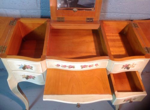 HAND PAINTED FRENCH DRESSING TABLE - ADDITIONAL PHOTO 4