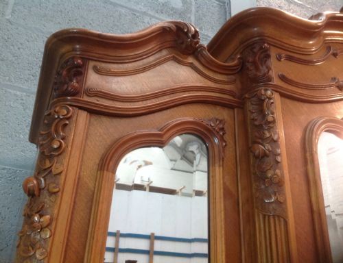 LARGE FRENCH BREAKFRONT WALNUT ARMOIRE - ADDITIONAL PHOTO 4