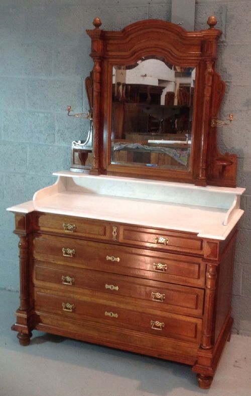 walnut french washstand - CATEGORY: ANTIQUE DRESSING TABLES - DATED 1880