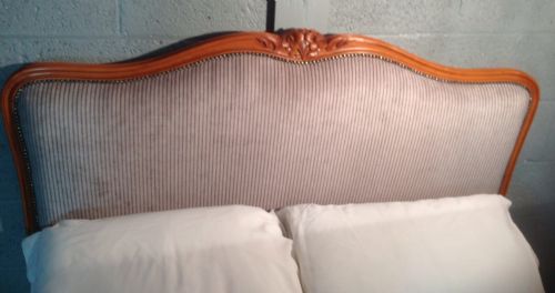 CARVED WALNUT FRENCH UPHOLSTERED BED - ADDITIONAL PHOTO 5