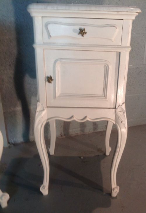 PAIR OF PAINTED FRENCH BEDSIDE CABINETS - ADDITIONAL PHOTO 7