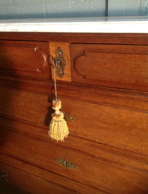SOLID OAK FRENCH COMMODE WITH MIRROR - ADDITIONAL PHOTO 4