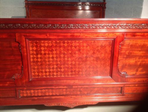 MAHOGANY KINGSIZE BED AND BEDSIDE CABINETS - ADDITIONAL PHOTO 3