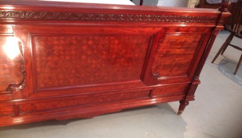 MAHOGANY KINGSIZE BED AND BEDSIDE CABINETS - ADDITIONAL PHOTO 4