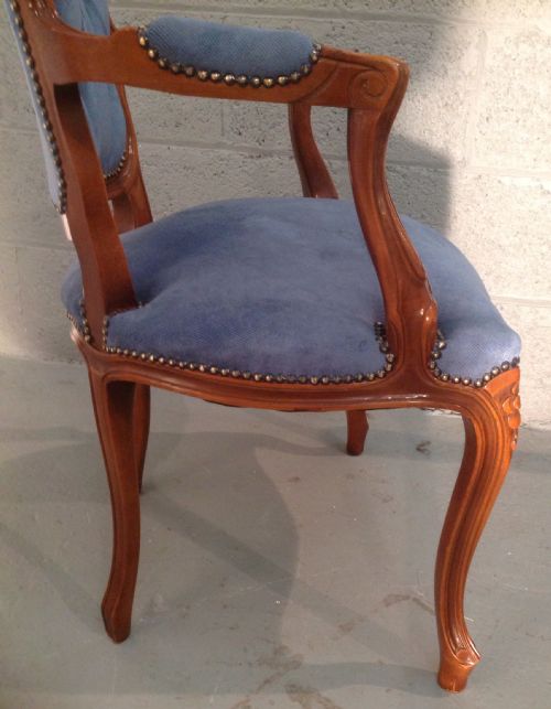 UPHOLSTERED FRENCH BUTTON BACK CHAIR - ADDITIONAL PHOTO 4