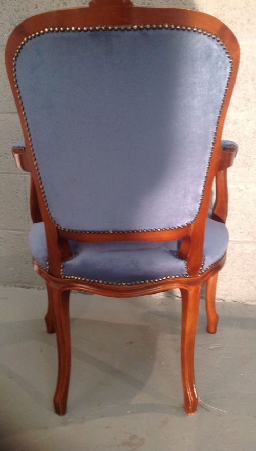 UPHOLSTERED FRENCH BUTTON BACK CHAIR - ADDITIONAL PHOTO 5