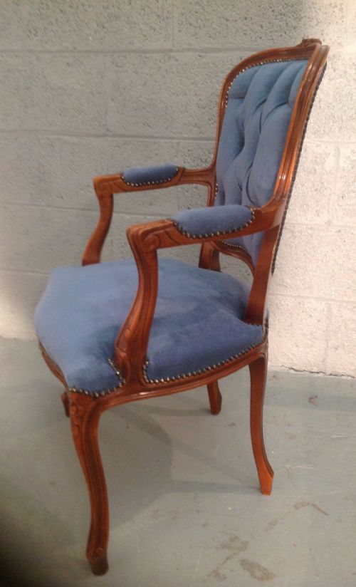 UPHOLSTERED FRENCH BUTTON BACK CHAIR - ADDITIONAL PHOTO 6