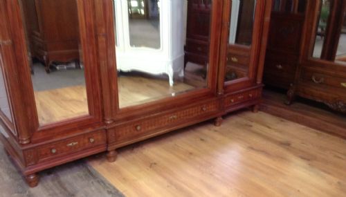 LARGE BREAKFRONT TRIPLE MIRROR FRENCH ARMOIRE - ADDITIONAL PHOTO 4