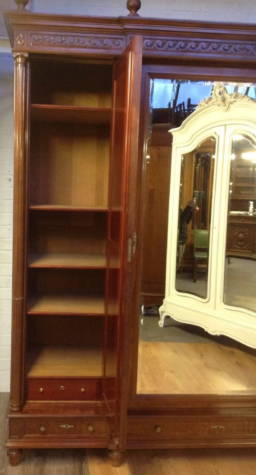 LARGE BREAKFRONT TRIPLE MIRROR FRENCH ARMOIRE - ADDITIONAL PHOTO 7