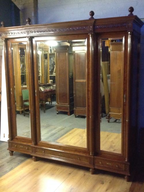 LARGE BREAKFRONT TRIPLE MIRROR FRENCH ARMOIRE - ADDITIONAL PHOTO 12
