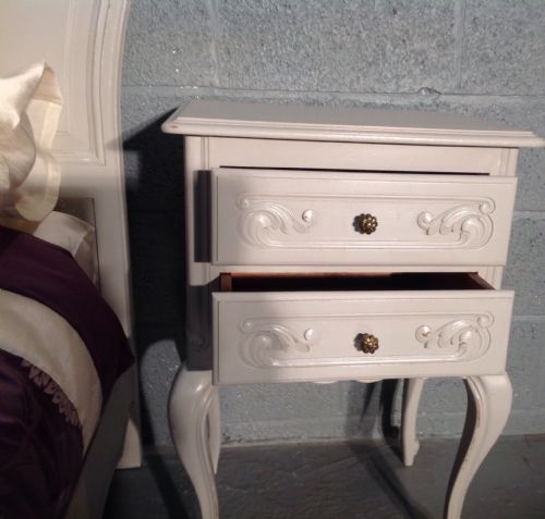 PAINTED KINGSIZE FRENCH BED AND BEDSIDE CABINETS - ADDITIONAL PHOTO 3