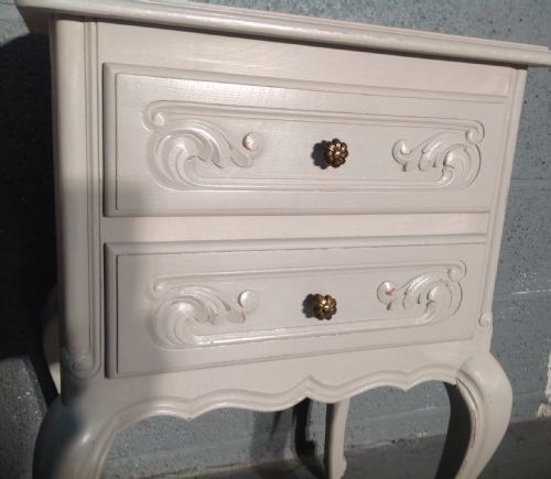 PAINTED KINGSIZE FRENCH BED AND BEDSIDE CABINETS - ADDITIONAL PHOTO 9