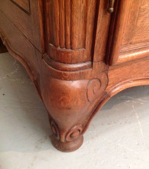 SOLID OAK FRENCH TRIPLE ARMOIRE - ADDITIONAL PHOTO 5