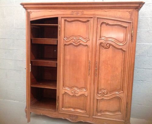 SOLID OAK FRENCH TRIPLE ARMOIRE - ADDITIONAL PHOTO 7
