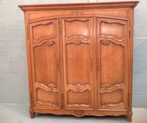 SOLID OAK FRENCH TRIPLE ARMOIRE - ADDITIONAL PHOTO 11