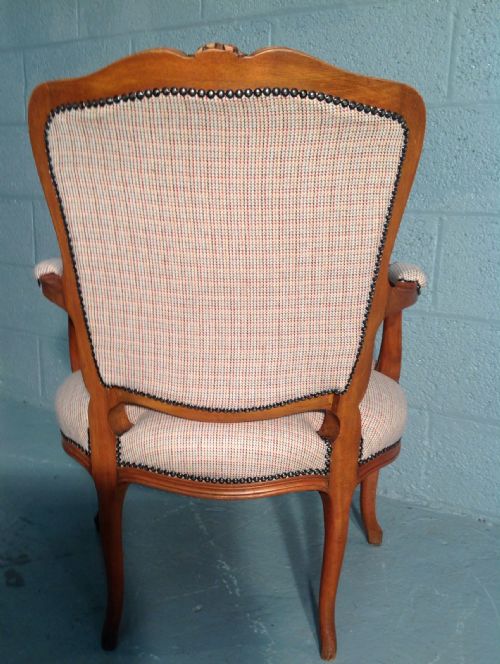 CARVED WALNUT FRENCH ARMCHAIR IN TWEED FABRIC - ADDITIONAL PHOTO 3