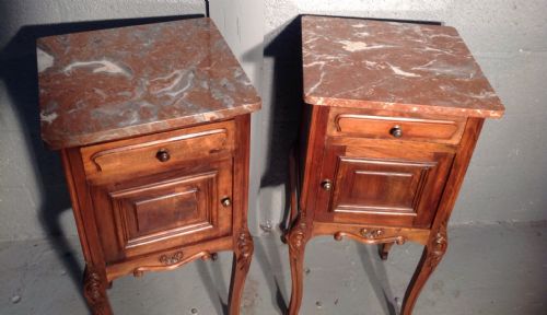 PAIR OF FRENCH WALNUT BEDSIDE CABINETS - ADDITIONAL PHOTO 3