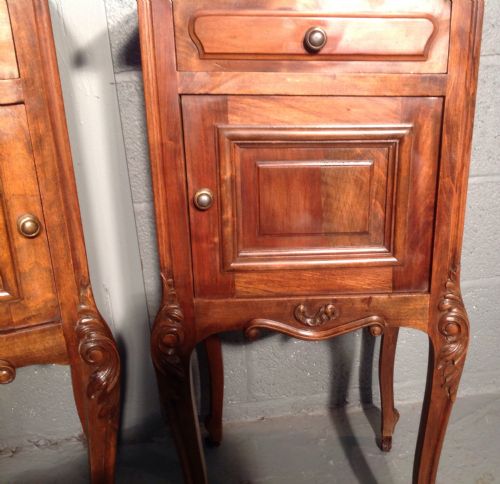 PAIR OF FRENCH WALNUT BEDSIDE CABINETS - ADDITIONAL PHOTO 7
