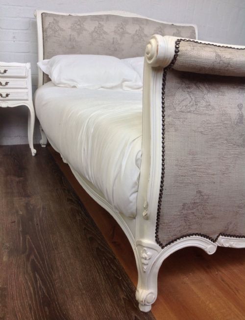 FRENCH UPHOLSTERED KINGSIZE BED - ADDITIONAL PHOTO 6