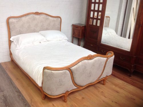 french walnut corbeille carved bed - CATEGORY: ANTIQUE BEDS - DATED 1920