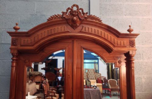 SOLID CHESTNUT FRENCH ARMOIRE - ADDITIONAL PHOTO 4