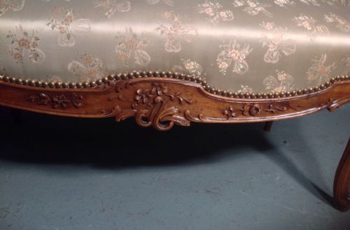 FRENCH CARVED WALNUT SOFA - ADDITIONAL PHOTO 5