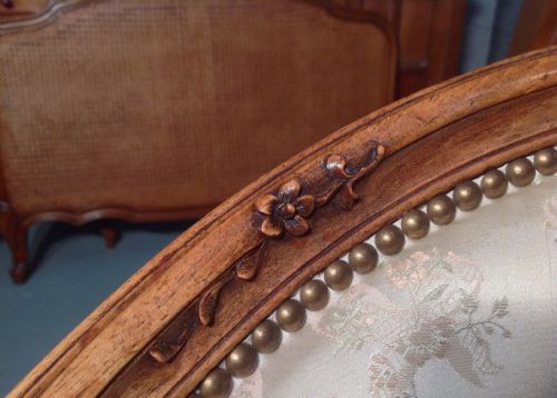 FRENCH CARVED WALNUT SOFA - ADDITIONAL PHOTO 8