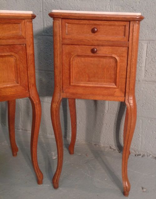 PAIR OF FRENCH OAK BEDSIDE CABINETS - ADDITIONAL PHOTO 4