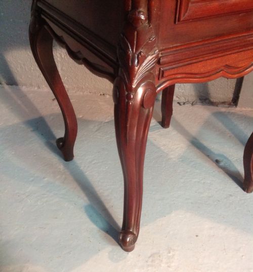 PAIR OF FRENCH MAHOGANY BEDSIDE CABINETS - ADDITIONAL PHOTO 4