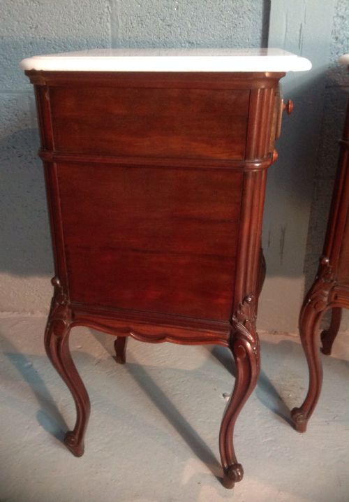 PAIR OF FRENCH MAHOGANY BEDSIDE CABINETS - ADDITIONAL PHOTO 5