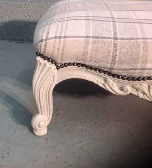 UPHOLSTERED FRENCH STOOL - ADDITIONAL PHOTO 3