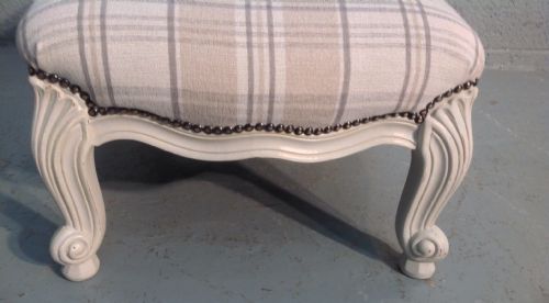 UPHOLSTERED FRENCH STOOL - ADDITIONAL PHOTO 4