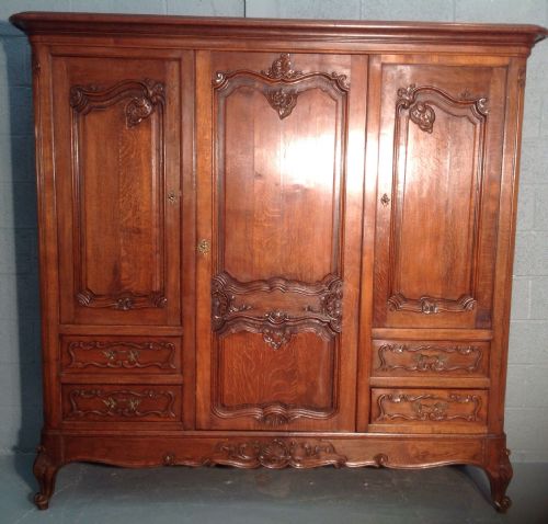 OUTSTANDING CARVED FRENCH ARMOIRE - ADDITIONAL PHOTO 1