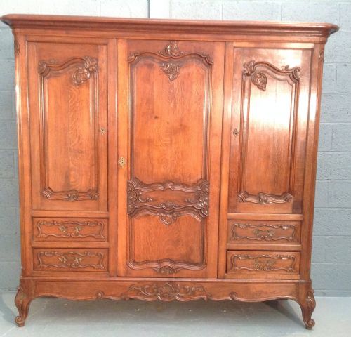 OUTSTANDING CARVED FRENCH ARMOIRE - ADDITIONAL PHOTO 14