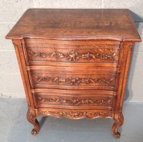 CARVED OAK FRENCH CHEST - ADDITIONAL PHOTO 1