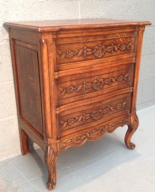 CARVED OAK FRENCH CHEST - ADDITIONAL PHOTO 2