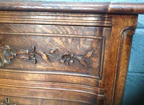 CARVED OAK FRENCH CHEST - ADDITIONAL PHOTO 4