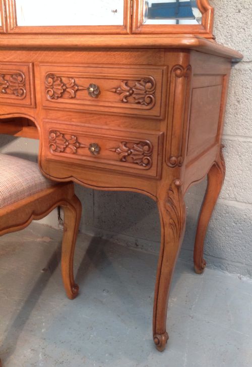 CARVED OAK FRENCH DRESSING TABLE - ADDITIONAL PHOTO 2