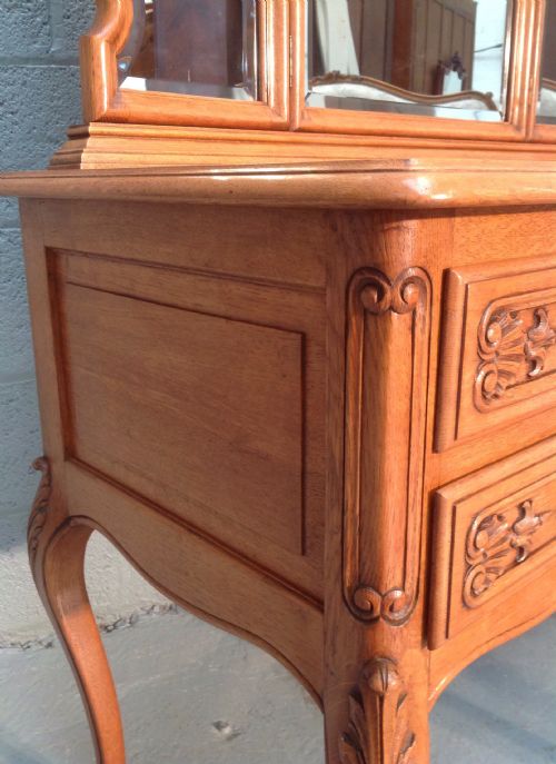 CARVED OAK FRENCH DRESSING TABLE - ADDITIONAL PHOTO 3