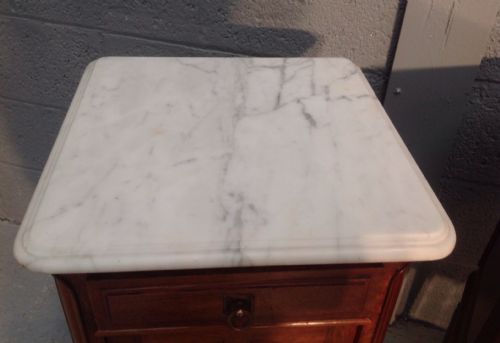 PAIR OF SOLID OAK FRENCH BEDSIDE CABINETS - ADDITIONAL PHOTO 4