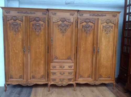 carved oak french armoire - CATEGORY: ANTIQUE WARDROBES - DATED 1920