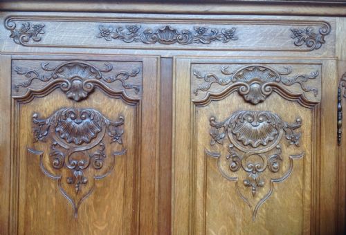 CARVED OAK FRENCH ARMOIRE - ADDITIONAL PHOTO 5