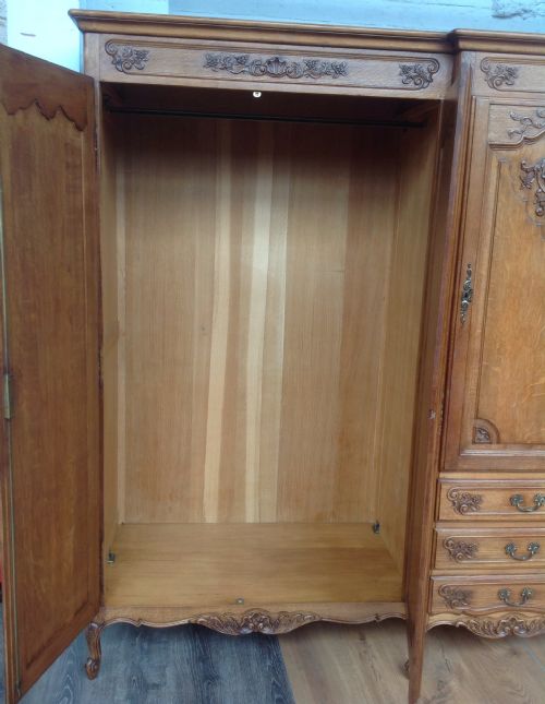 CARVED OAK FRENCH ARMOIRE - ADDITIONAL PHOTO 8