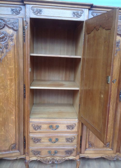 CARVED OAK FRENCH ARMOIRE - ADDITIONAL PHOTO 10